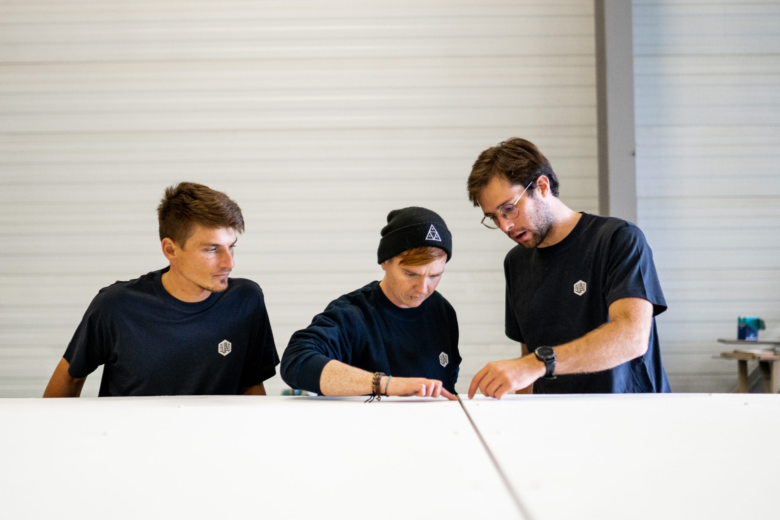 3 beSteel worker - production - working on a steelframe wall creation